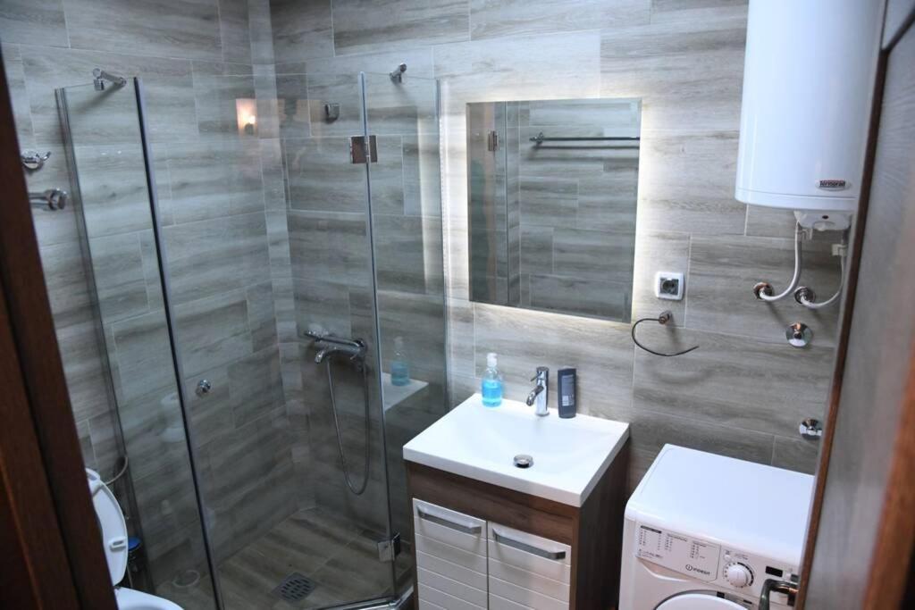 Lux Apartman Rose - Kragujevac Extérieur photo