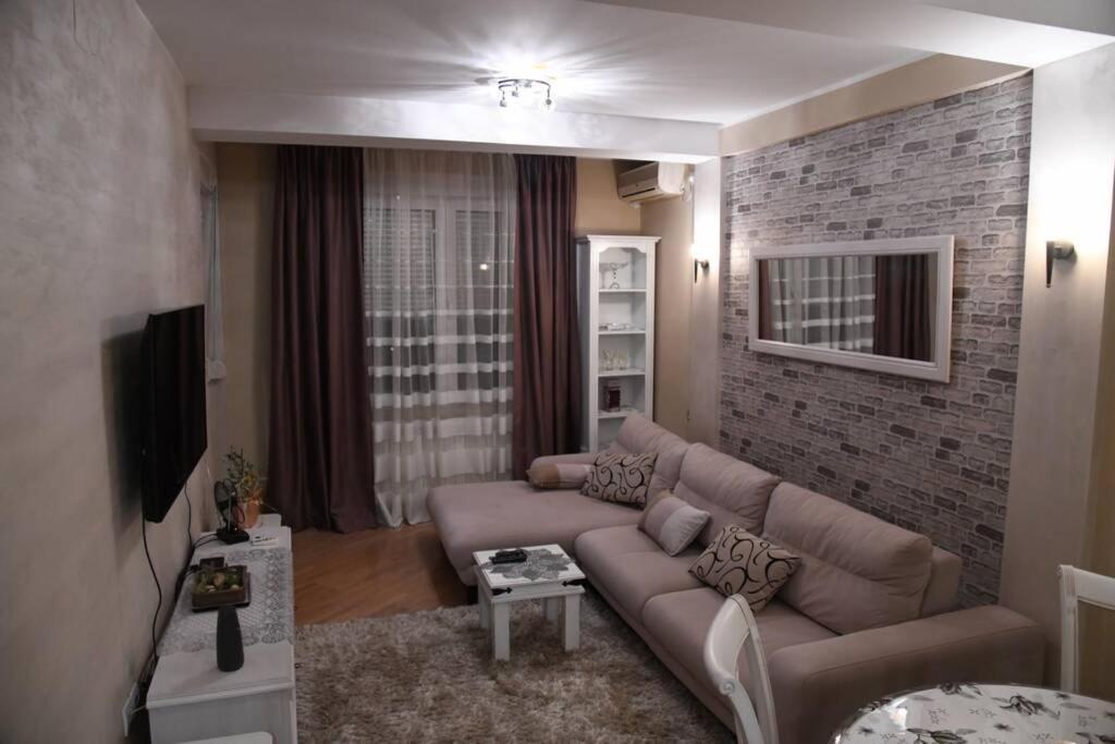 Lux Apartman Rose - Kragujevac Extérieur photo