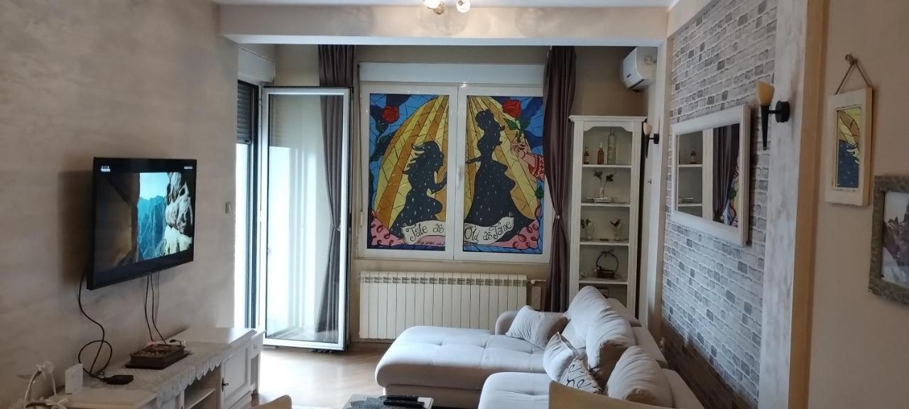 Lux Apartman Rose - Kragujevac Extérieur photo
